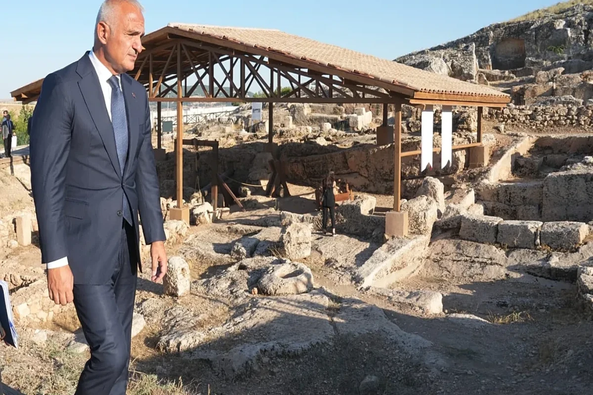 Zəlzələdə zərər görmüş tarixi abidələr bərpa edildi 
