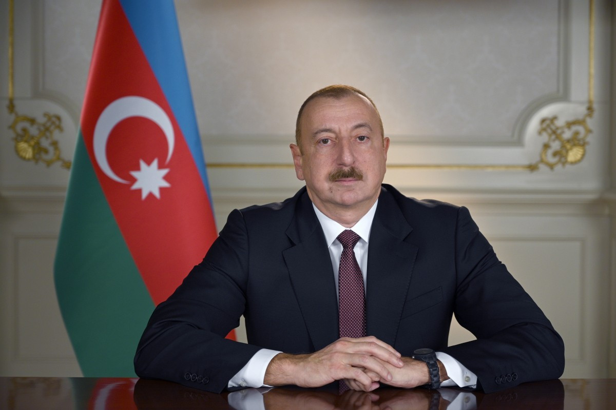 Prezident Pir Ömər Sultan ziyarətgahında aparılan konservasiya işləri ilə tanış oldu 