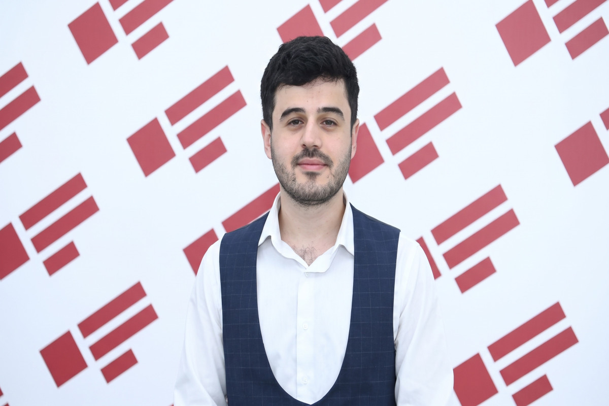 “Dodaqların səninçün öpülməmiş saxlaya” - İlkin Naibin yeni şeirləri 