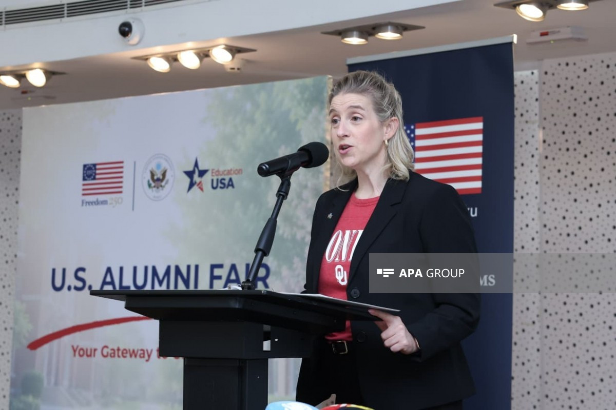 Emi Karlonun Bakıdakı aparıcı media qurumlarının nümayəndələri ilə görüşü 