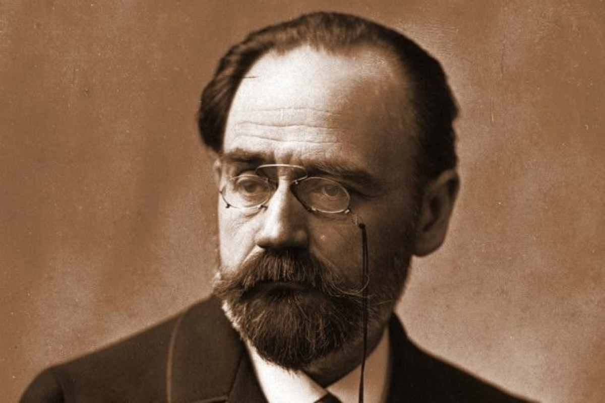 "Şamı söndür, düşüncələrimin necə göründüyünü görmək istəmirəm..." -  Emil Zolyadan sitatlar 
